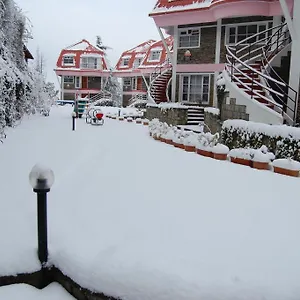 **** Resort Marigold Sarovar Portico India